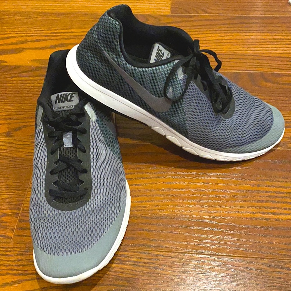 Men’s Nike Tennis Shoes